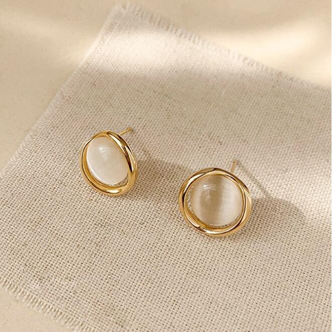 Opal Earrings S925 Silver Needle Earrings Korean Earrings High-quality Cold Wind Earrings Simple Earrings Vintage Earrings Round Earrings