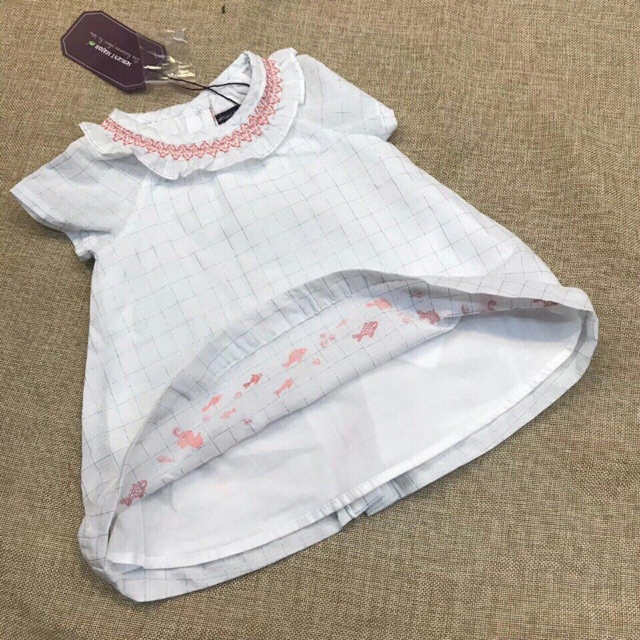 Váy cổ thêu nhún bèo bé gái