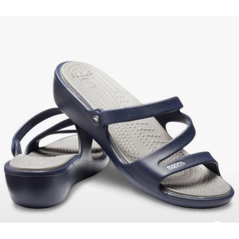 Dép quai ngang Crocs Women's Patricia Flat Sandal .
