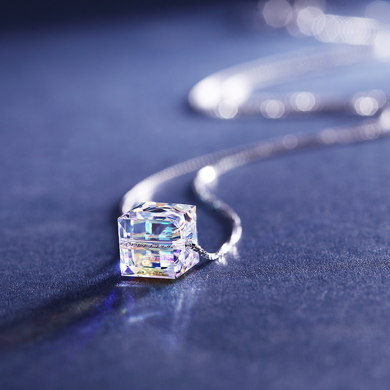 Dây Chuyền Trang Sức Với Thiết Kế Xinh Xắn Dành Cho Nữ