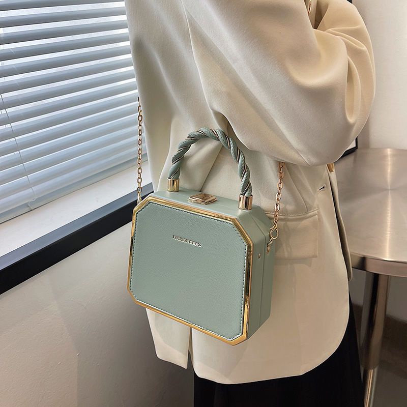 Túi Hộp Đeo Chéo Dây Xích Thời Trang Cao Cấp Dành Cho Nữ