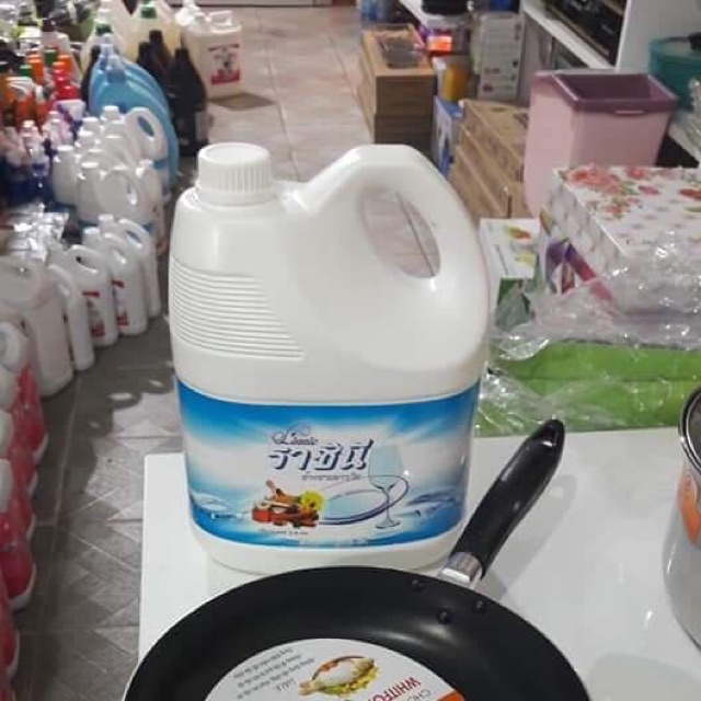 Nước rửa bát thái