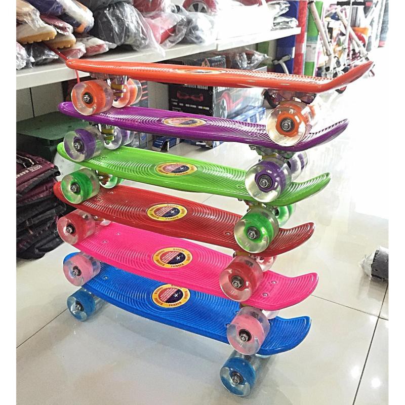 Ván Trượt Skateboard Penny Bánh Cao Su Có Đèn Led Trục Kim Loại To (Kích Thước 56 x 10 x 13 cm)