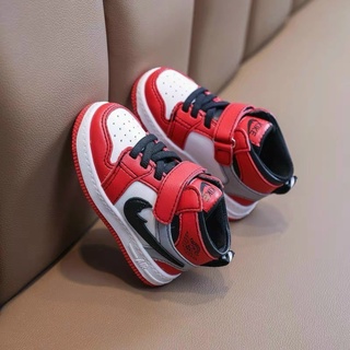 Giầy sneaker bé trai