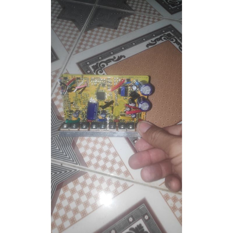 Ruột Bo mạch điều tốc xe đạp điện cũ loại 9 fet dùng để chế đồ và tháo linh kiện.