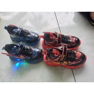 Giày đèn phát sáng cho bé