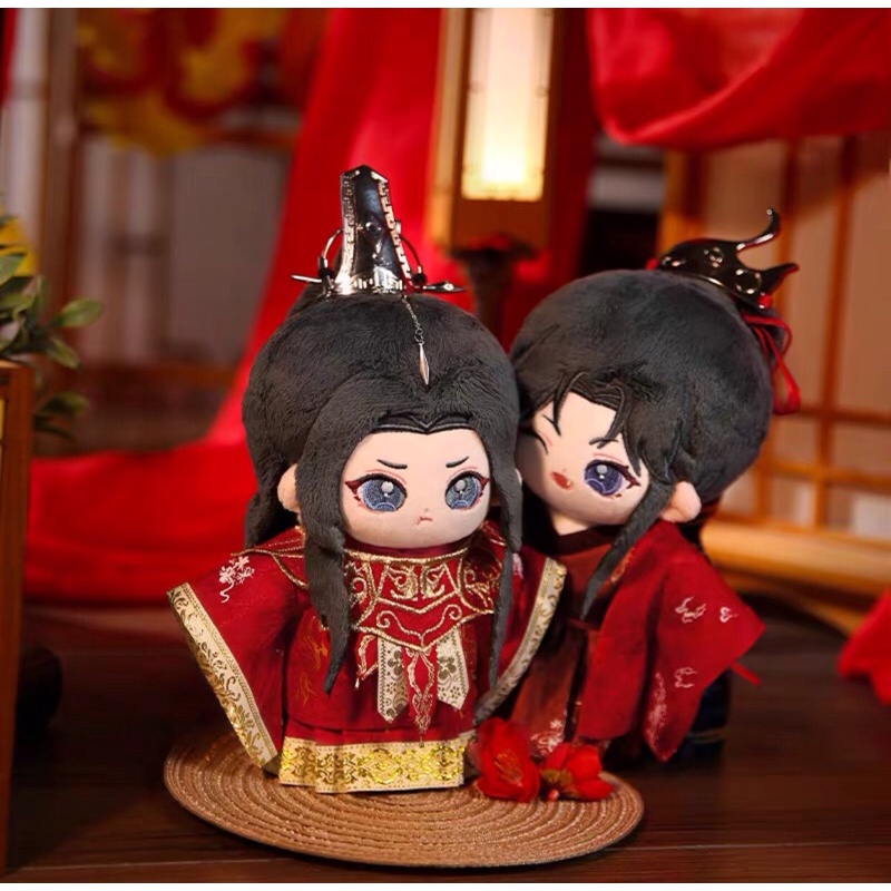 Gấu bông Husky và sư tôn mèo trắng