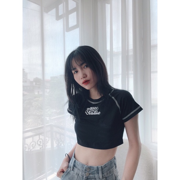 Áo croptop đen viền chỉ trắng IN2000CLOTHING