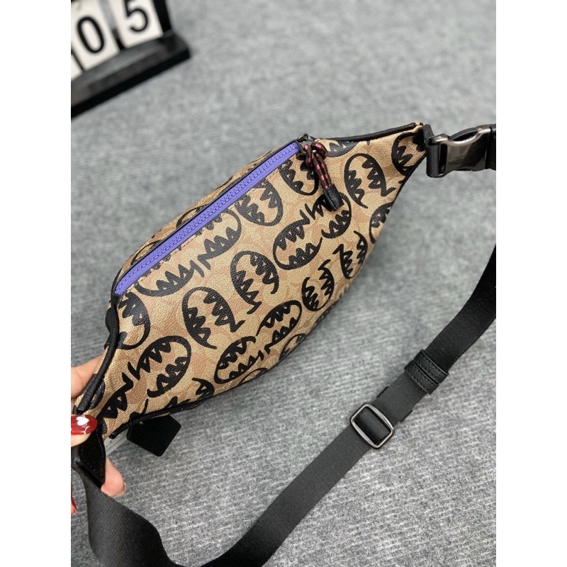 TÚI BAO TỬ COACH TRIBAL SLING