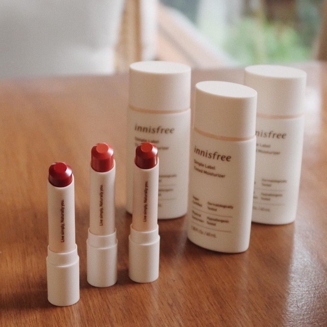 Son dưỡng Innisfree Simple Label Lip Color Balm