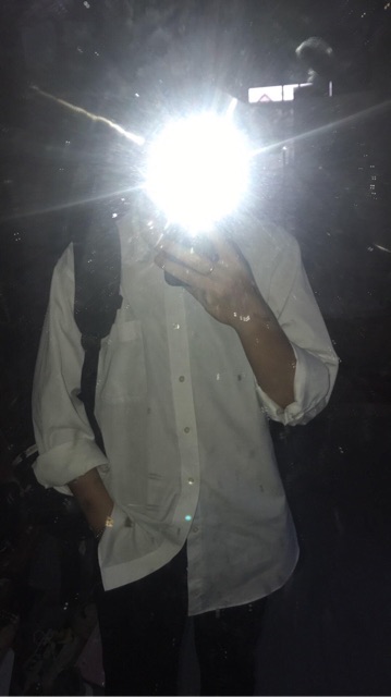 Áo sơ mi tay dài trơn đen trắng unisex vải lụa | BigBuy360 - bigbuy360.vn