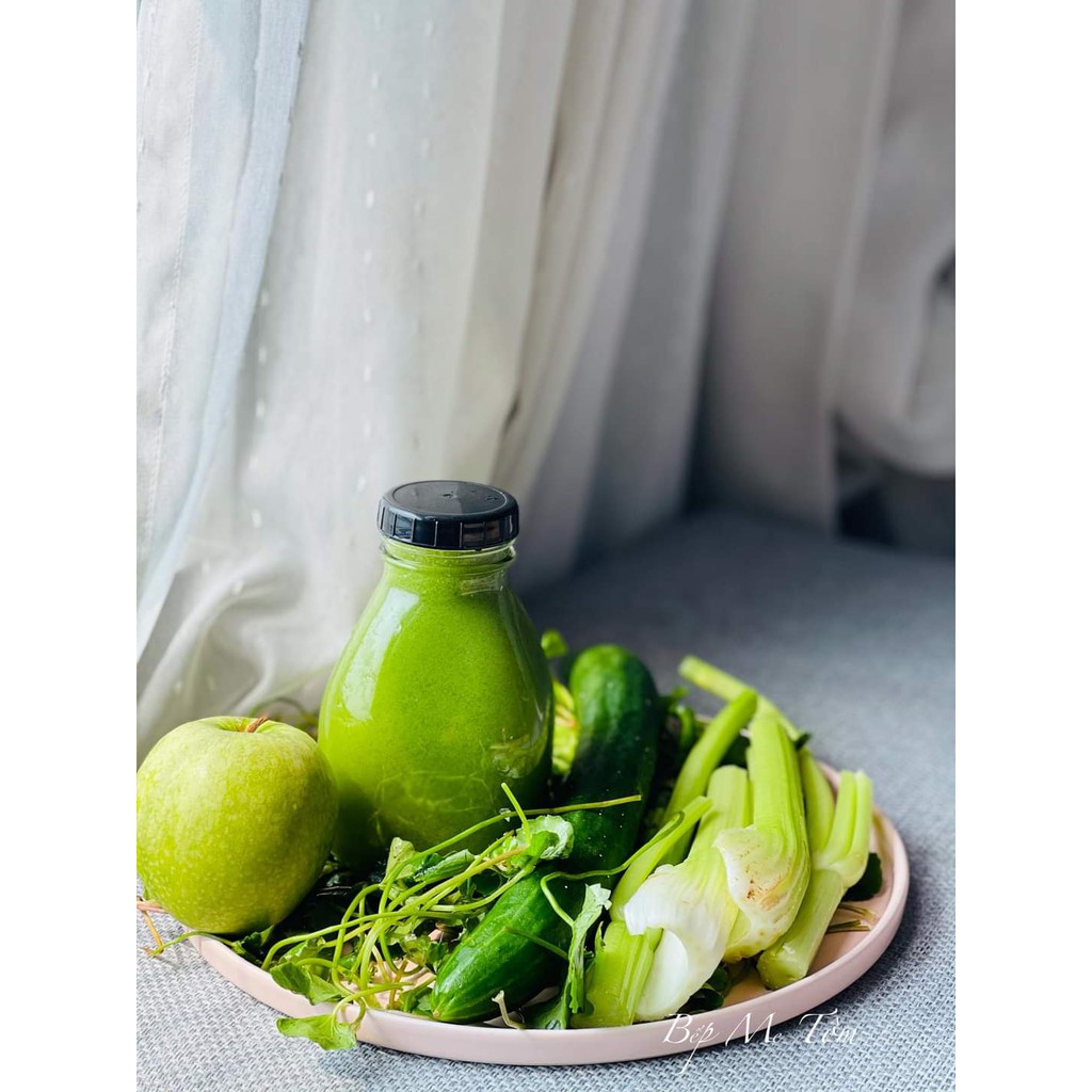 Chai thủy tinh vuông 500ml lùn năp đen