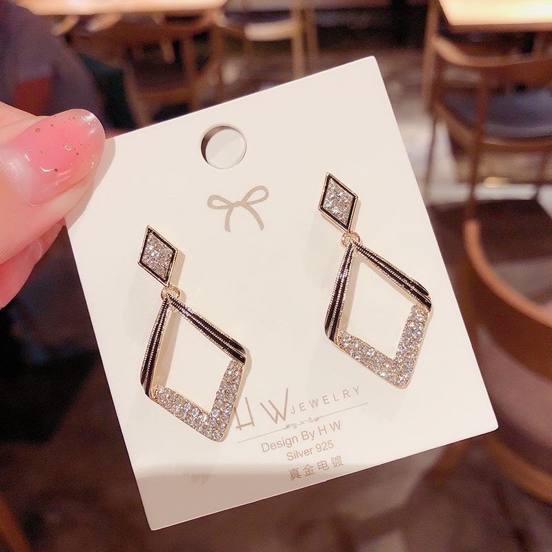 Mới Khuyên Tai Hình Thoi Dài Tua Rua Kim Cương