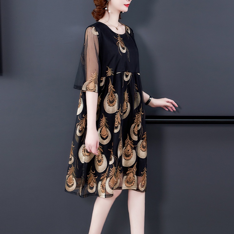 Đầm Phối Lưới Thêu Họa Tiết Chim Công Xinh Xắn Thời Trang 200 Jin Plus Size