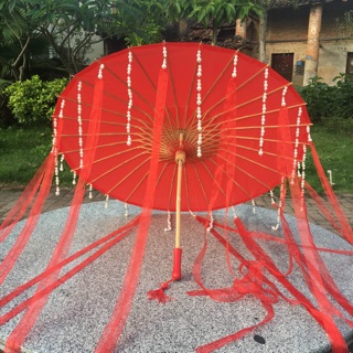 Ô đỏ có sẵn chuyên chụp cổ trang