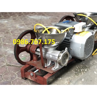 Cối xay xôi làm bánh dày, xay nhuyễn cơm, thịt, xay xương