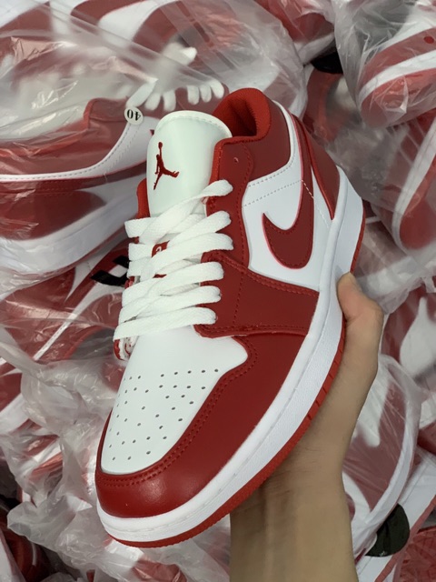 Ảnh thật chi tiết giày sneaker Jordan 1 thấp cổ | BigBuy360 - bigbuy360.vn