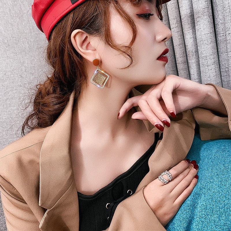 Bông tai đính đá pha lê thời trang dành cho nữ