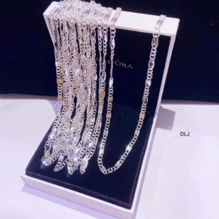 mặt khắc tên cho bé