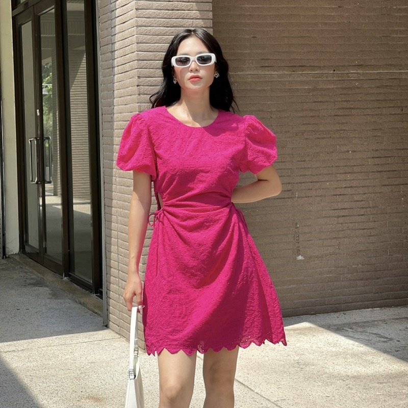 Đầm dáng ngắn cutout eo tay phồng dáng ngắn xô thêu hồng / trắng - Audrey Studio