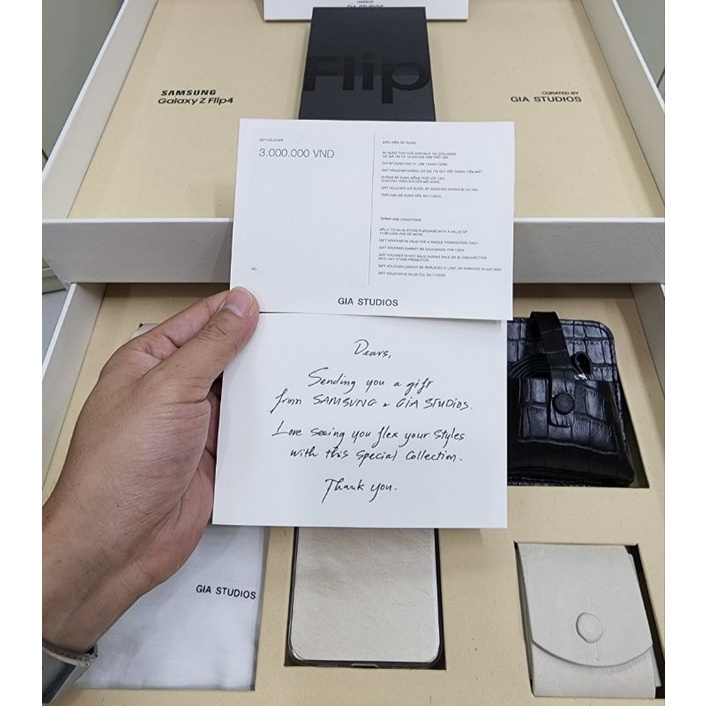 Điện thoại Samsung Galaxy Z Flip4 5G Flex Mode Collection Flip 4 Gia Studio - Hàng Chính hãng - New Seal BH 12 tháng