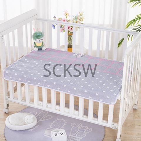 Thảm Lót Giường Chống Thấm Nước Họa Tiết Hoạt Hình Cho Bé