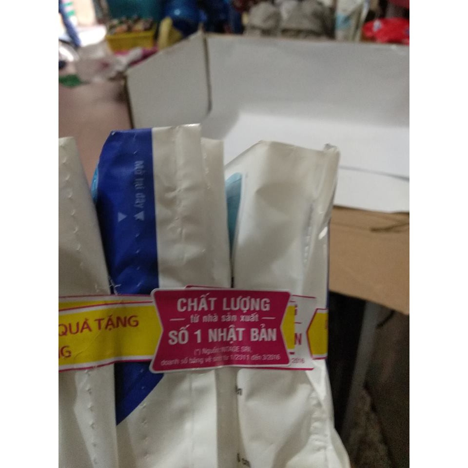 Combo 3 gói Băng vệ sinh Diana Sensi Cánh ban đêm 35cm( GIÁ BÌA 19.500/G)