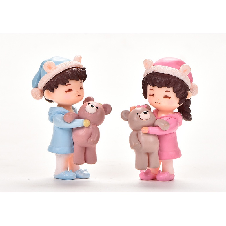 Mô hình em bé mặc đồ ngủ ôm gấu bông làm móc khóa, trang trí tiểu cảnh, terrarium, DIY