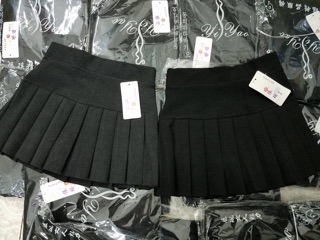 Chân váy dạ xếp ly