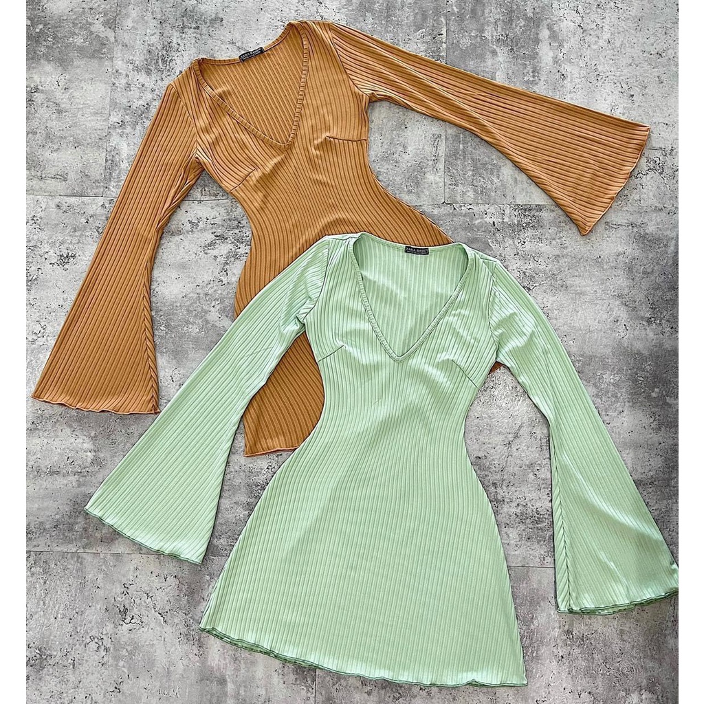 Siêu phẩm đầm xòe cổ tim, tay dài hơi loe, thiết kế đơn giản nhưng cực kì sang trọng &%&$tn | BigBuy360 - bigbuy360.vn