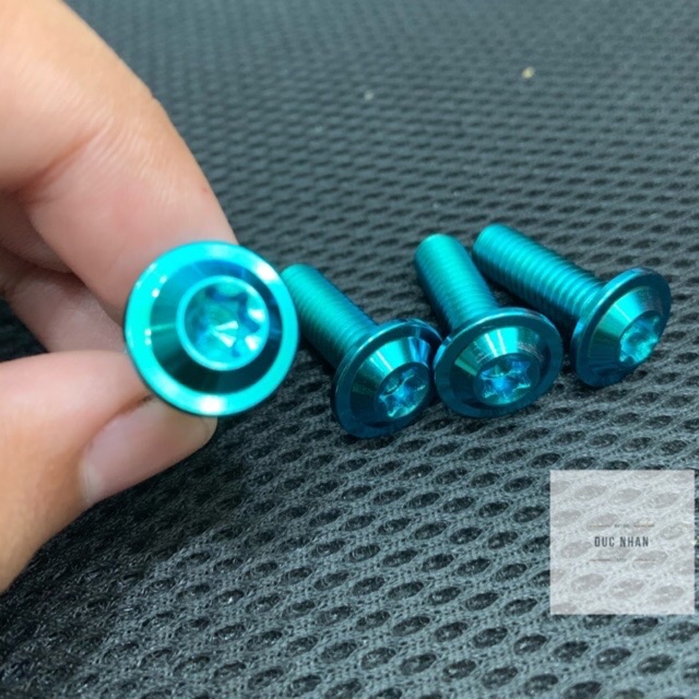 Ốc titan gr5 8li25