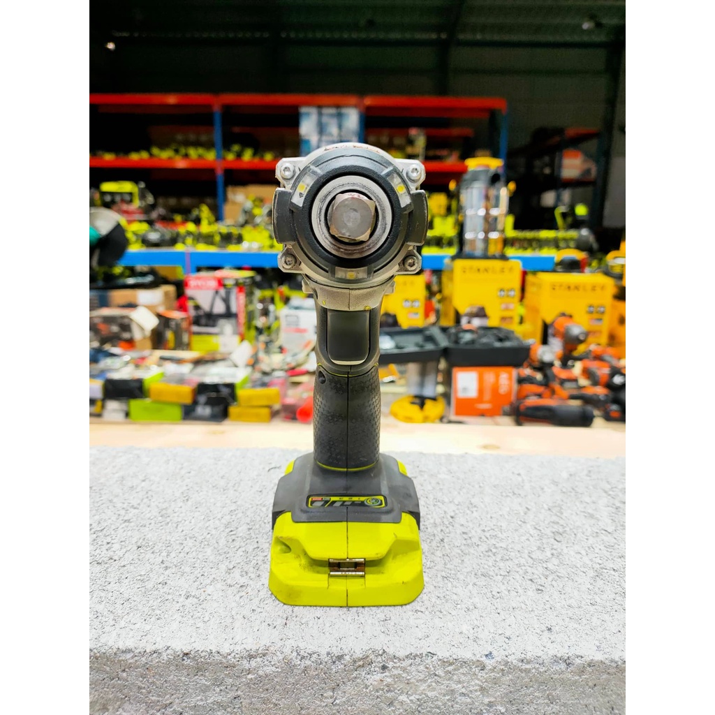 MÁY BẮN BULONG PIN RYOBI R18IW7