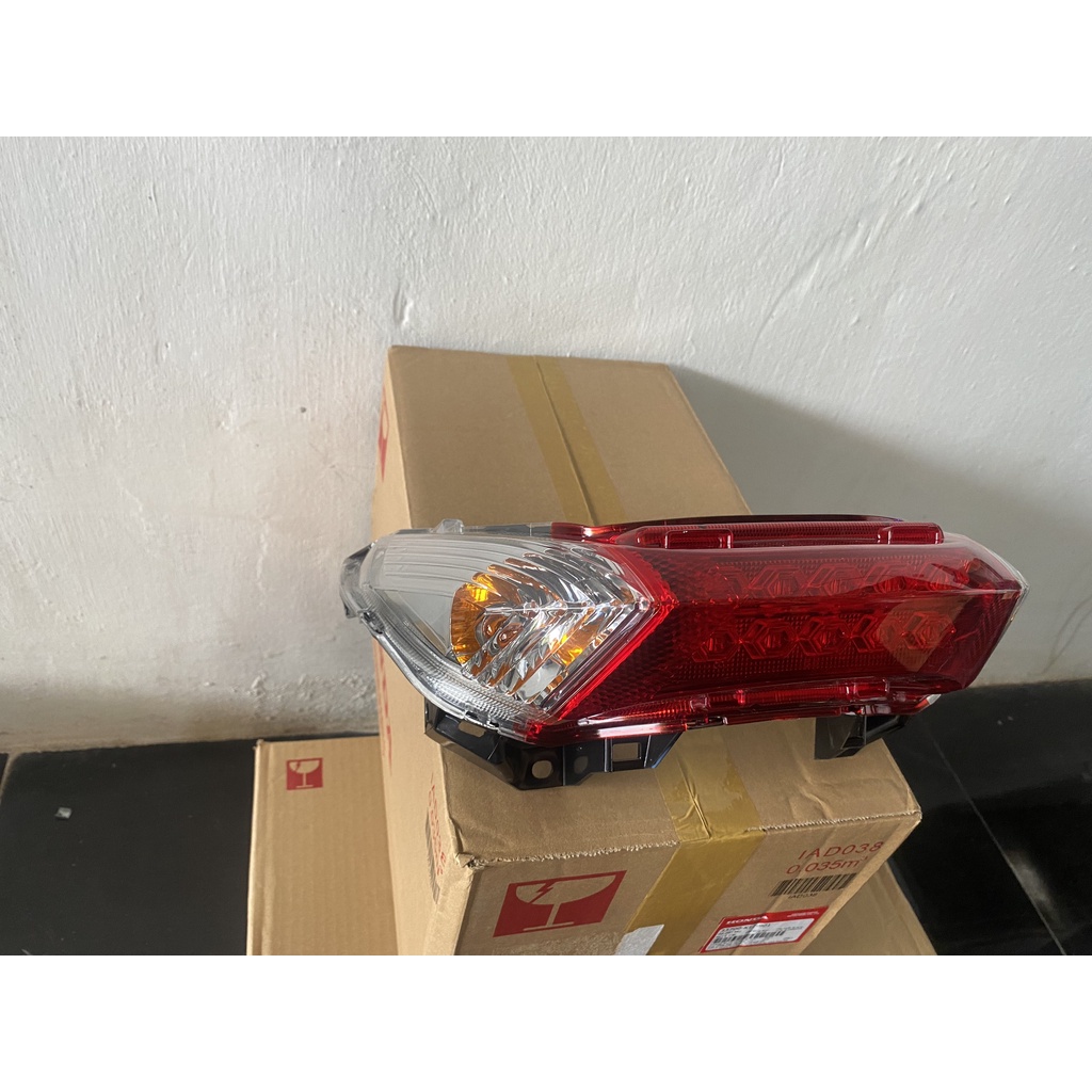 Bộ đèn sau - đèn hậu HONDA LEAD 125 đời 2013-2015.