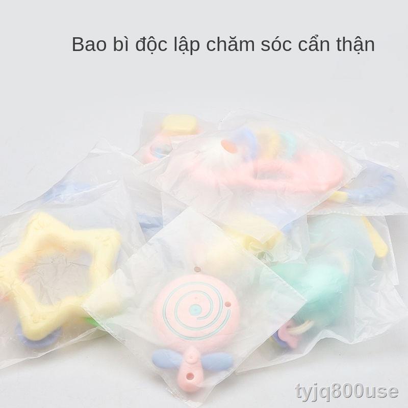 Rquà tặng đồ dùng sơ sinh Bé sơ sinh rằm 100 ngày quà hộp quà lục lạc đồ chơi Set mẹ và bé