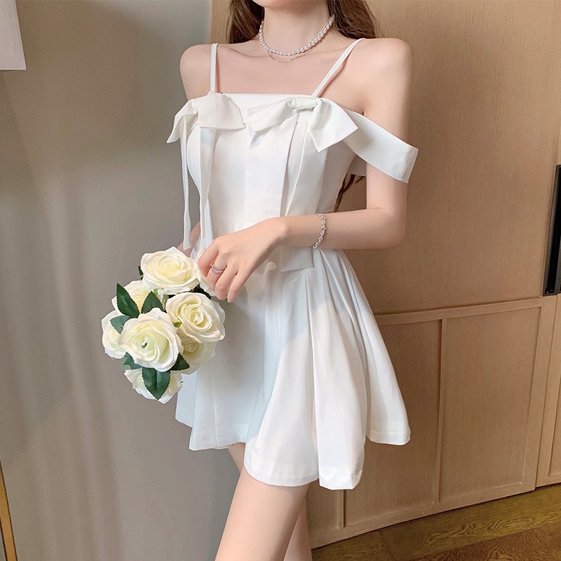Đầm 2 dây trễ vai , váy ngắn xòe xếp ly kèm nơ trắng | BigBuy360 - bigbuy360.vn