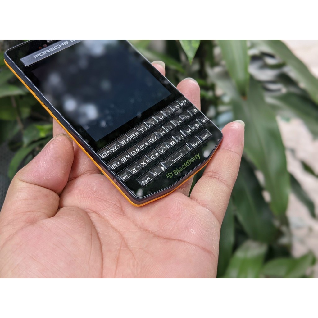 Điện thoai 9983 main Q10 Blackberry