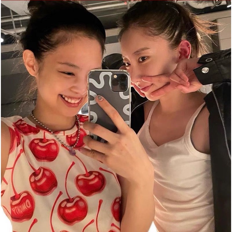 Ốp Jennie BlackPink iPhone 15prm,15pro,15plus,15, 14promax,14pro,14plus,14,11, Xr, 11pro, 11ProMax, 12/12pro, 12ProMax..