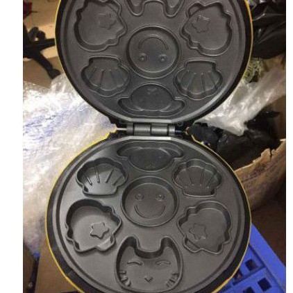 máy làm bánh hình thú magic