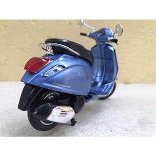 Mô hình xe Vespa 946 1:12