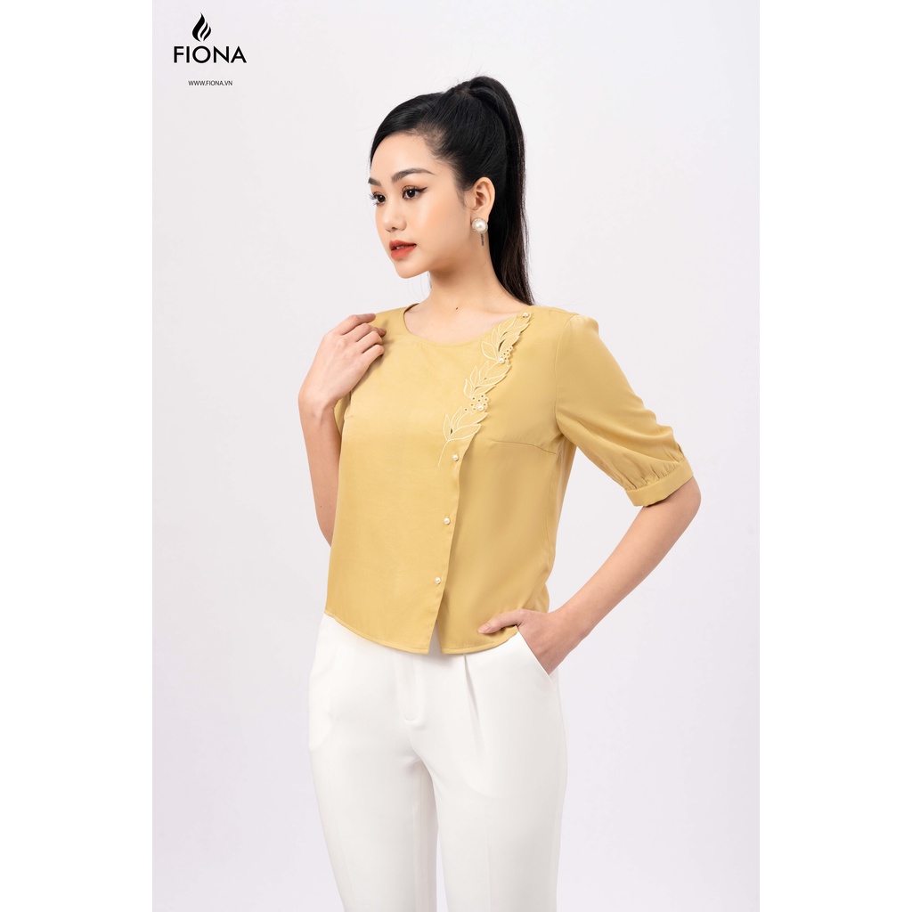 Áo sơ mi nữ tay lỡ Fiona thêu hoa, cúc hạt trai F550672