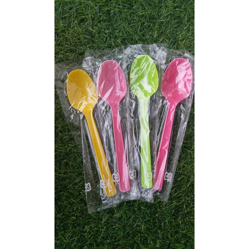 Thìa nhựa du lịch cho bé
