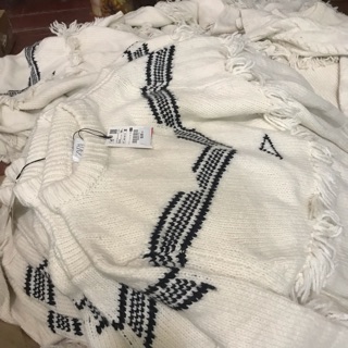 Áo len zara kid tua rua