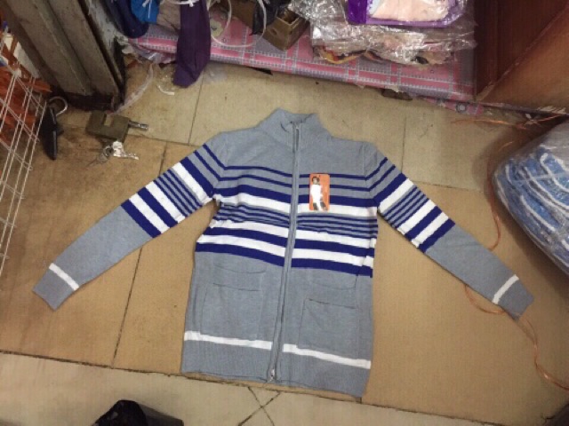 Áo khoác len bà già