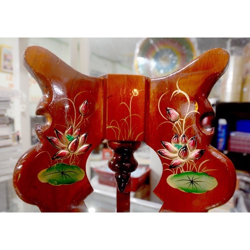 chò gỗ 3 chân đặt đĩa trái cây thờ cúng khắc hoa sen nổi