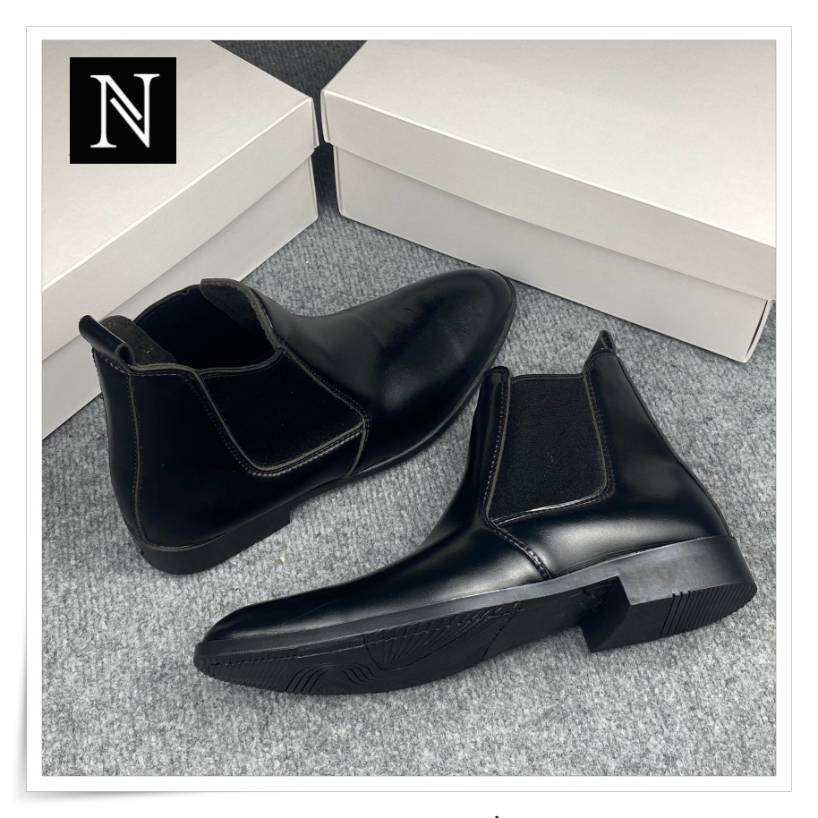 Chelsea boot màu đen da su đế khâu chắc chắn, có bảo hành full box.
