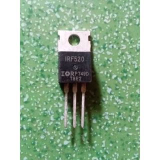 1 chiếc mosfet irf520