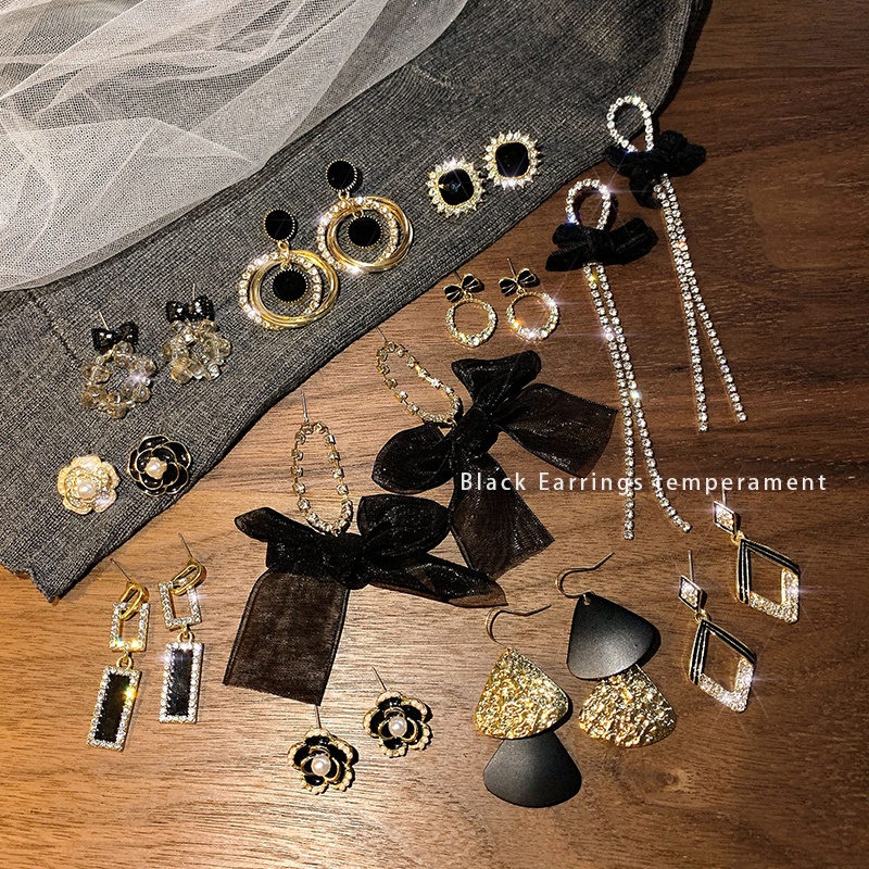 Khuyên tai màu đen nhiều phong cách tùy chọn kiểu Hàn Quốc retro