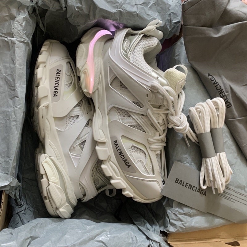 GIÀY BA.LEN TRACK LED LAI AU ĐỈNH CAO