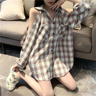 Áo sơ mi tay dài hở vai kẻ sọc kiểu Hàn Quốc quyến rũ