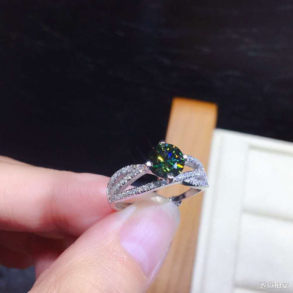 Nhẫn Bạc S925 Đính Đá Màu Xanh Lá 1 Carat Kiểu Dáng Đơn Giản